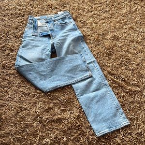 New no tag Levi’s rib cage Jean 26